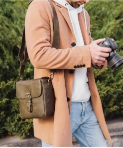 3179: New MegaGear Genuine Leather Camera Messenger Bag Mirrorless Portable electronic device cover