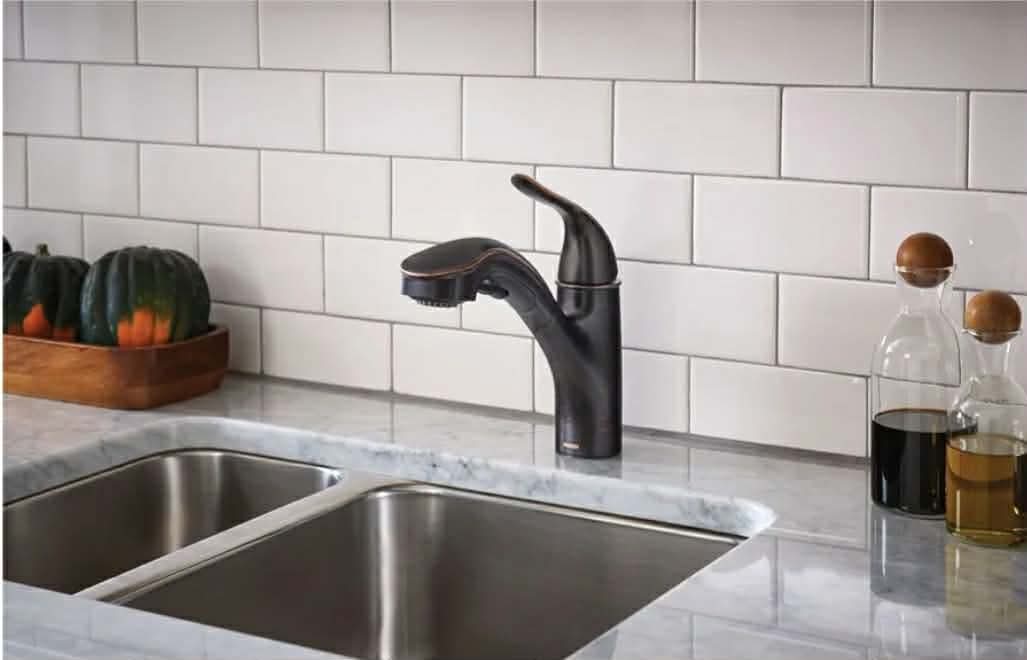 Moen Brecklyn Mediterranean Bronze Single-Handle Pull-Out Sprayer Kitchen Sink Faucet with Power Clean - Image 7