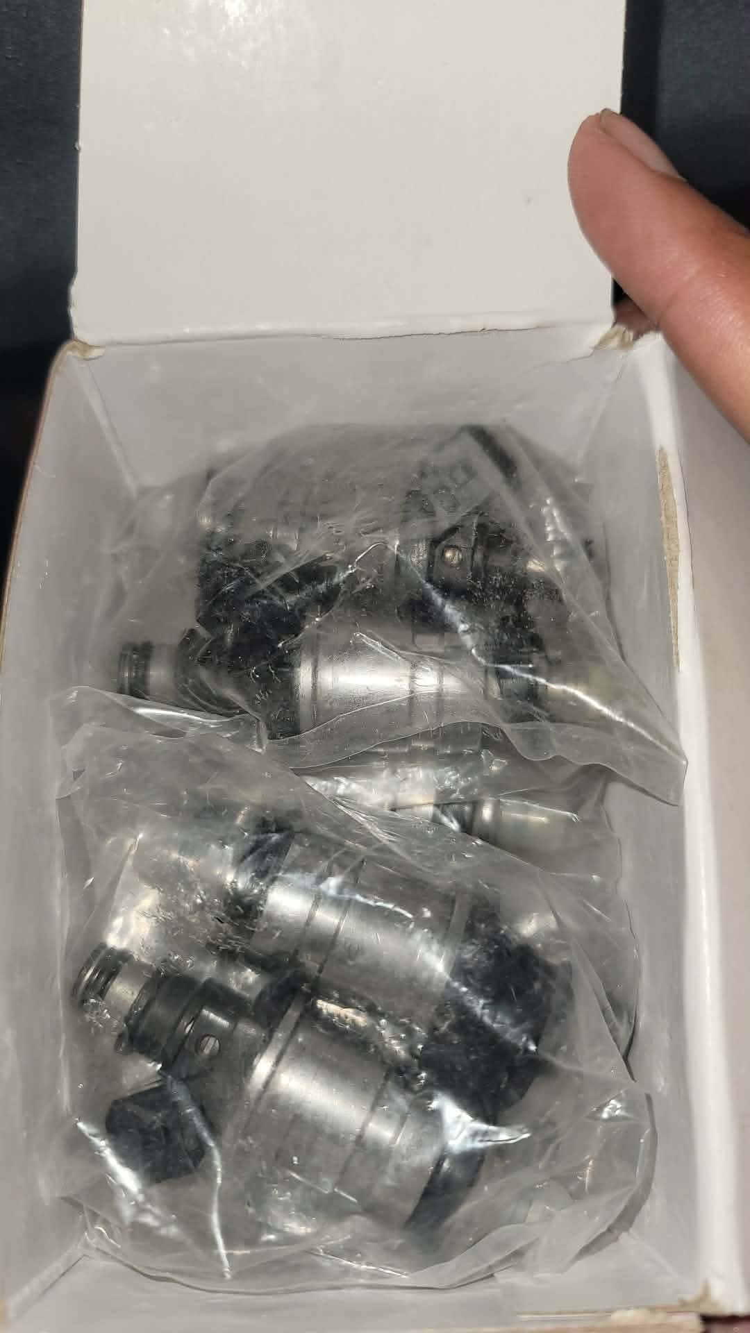 8pk 18715T1 805225A1 Fuel Injector - Image 3